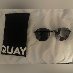 QUAY JEZABELL SUNGLASSES